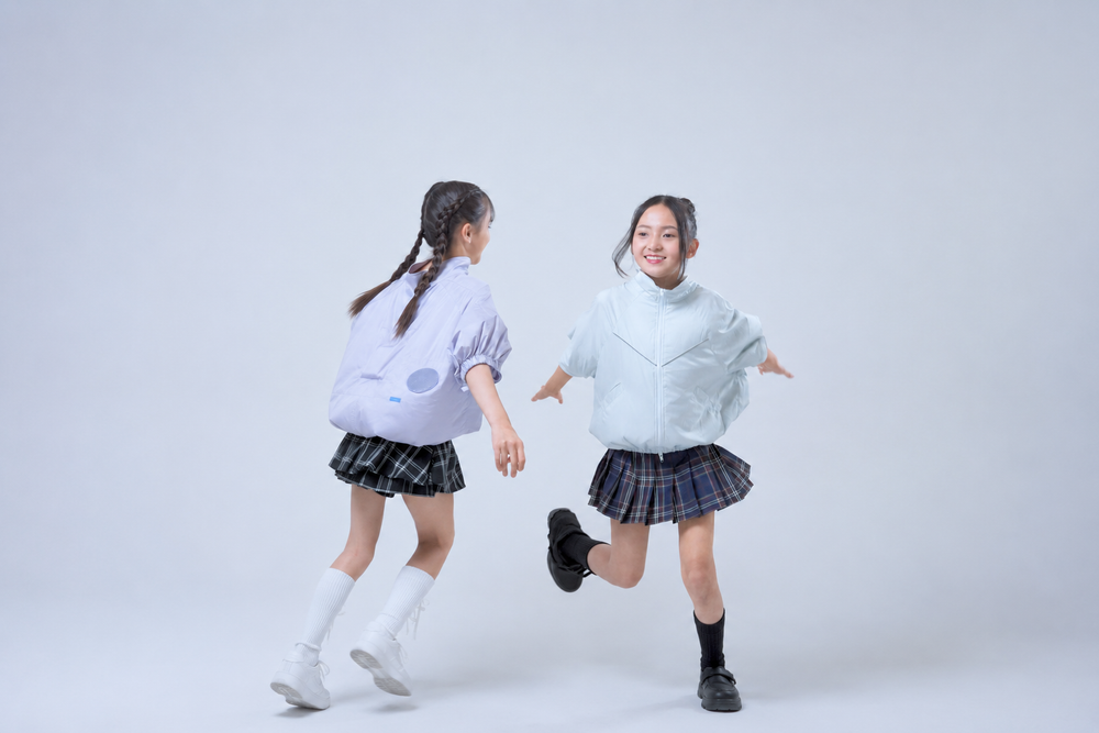 miniファン本体アップ+子供の後ろ姿
