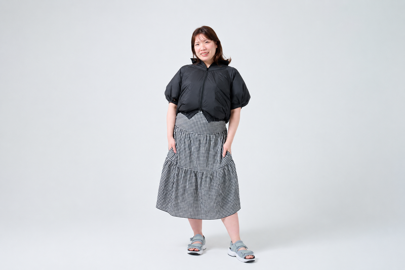 ファン穴を塞ぐパーツ装着シーン